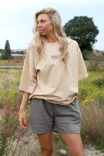 Ladda upp bild till gallerivisning, OVERSIZE T-SHIRT - UNISEX - BEIGE
